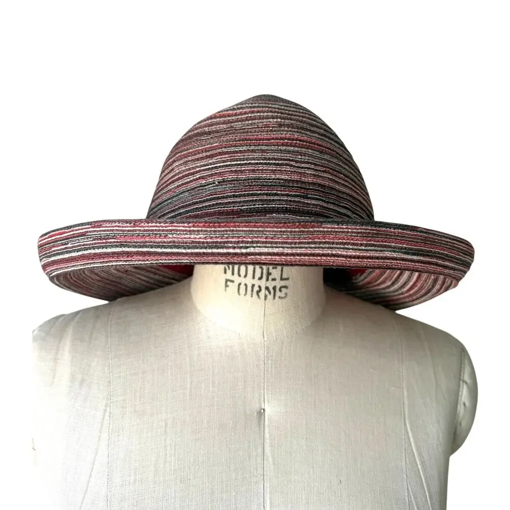 Wallaroo Hat Company Sydney Crushable Summer Hat in Red Size Medium Sunhat